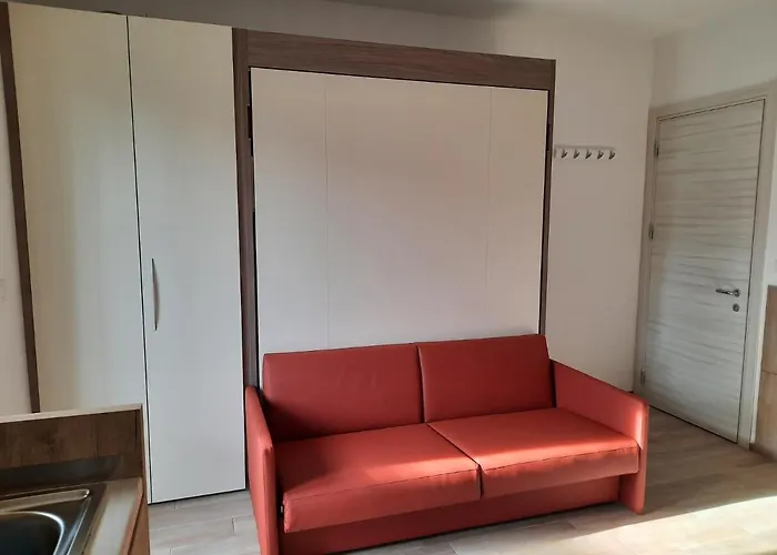 Adg Emilia 10 Appartamenti Del Garda
